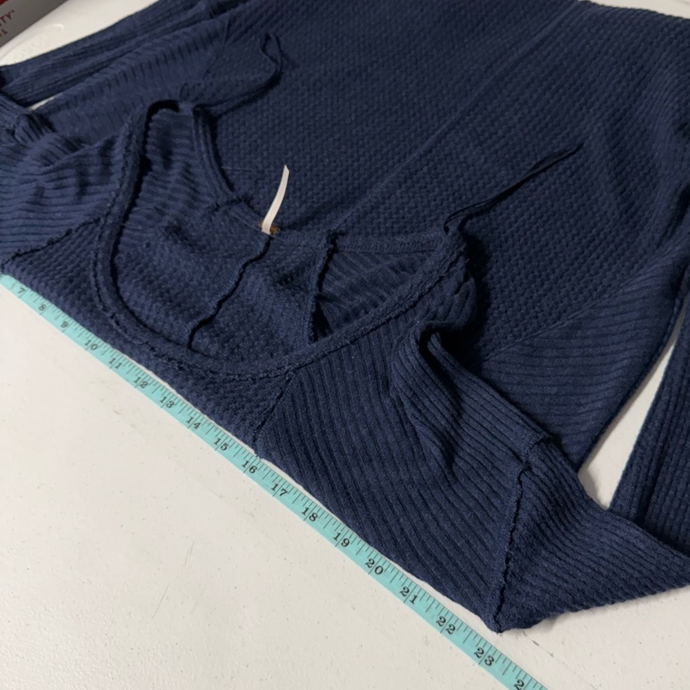 Free People Ventura Thermal‎ Top Navy Medium long sleeve bohemian Lagenlook - Picture 3 of 12